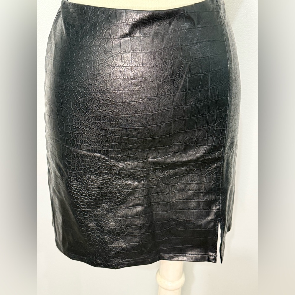 Express Black Croc-Embossed Pencil Skirt